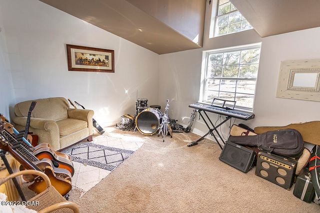 2953 Rowan Drive, Seneca, MO 64865