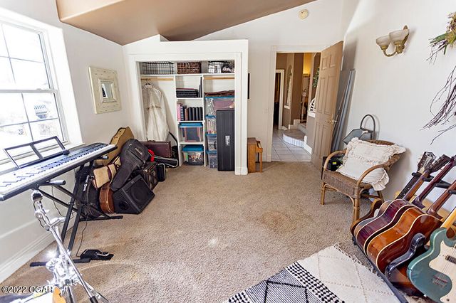 2953 Rowan Drive, Seneca, MO 64865