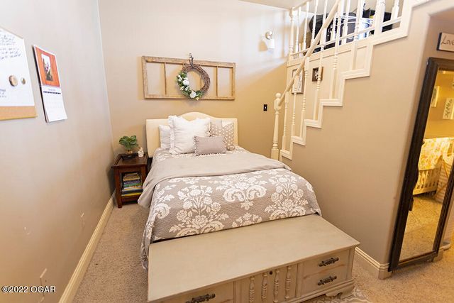 2953 Rowan Drive, Seneca, MO 64865