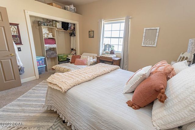 2953 Rowan Drive, Seneca, MO 64865