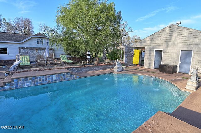 2953 Rowan Drive, Seneca, MO 64865