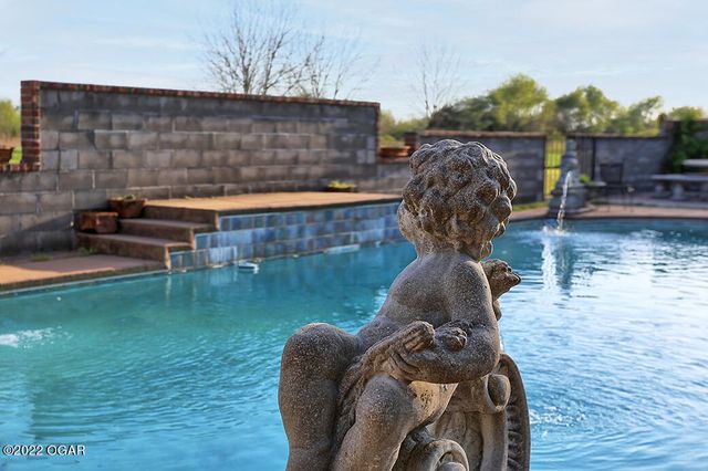 2953 Rowan Drive, Seneca, MO 64865