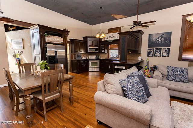 2953 Rowan Drive, Seneca, MO 64865