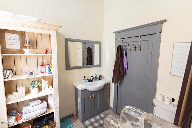 2953 Rowan Drive, Seneca, MO 64865