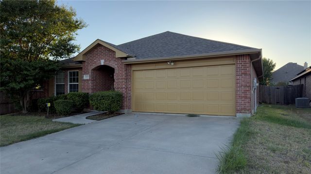 8808 Irish Bend Drive, Fort Worth, TX 76123