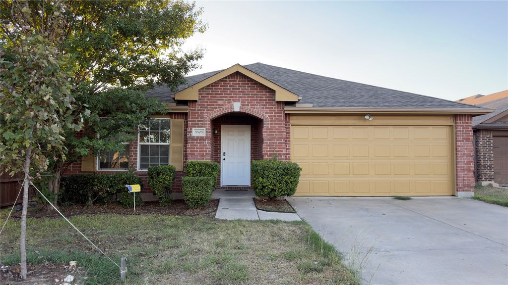 8808 Irish Bend Drive, Fort Worth, TX 76123