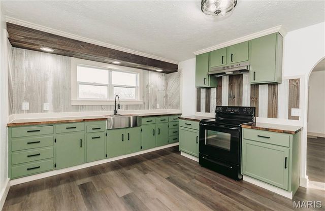 302 3rd Street, Dixon, MO 65459