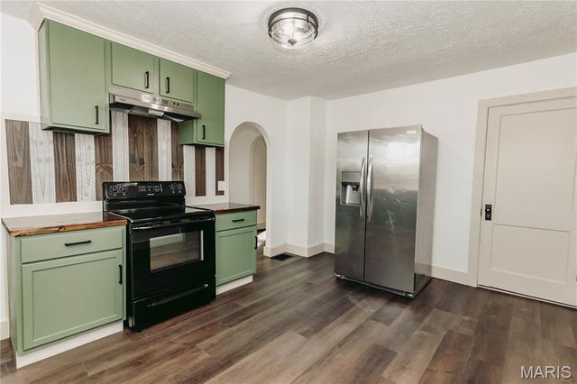 302 3rd Street, Dixon, MO 65459