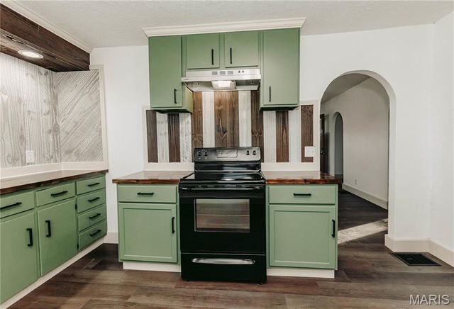 302 3rd Street, Dixon, MO 65459