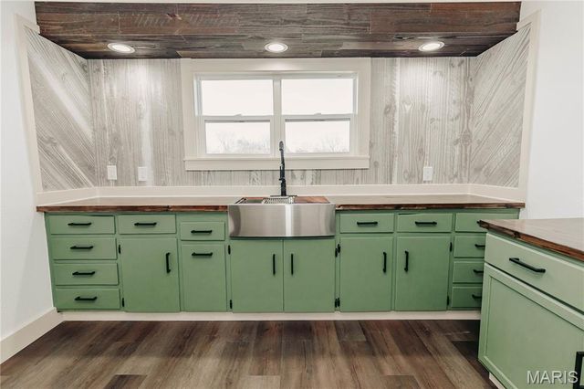 302 3rd Street, Dixon, MO 65459