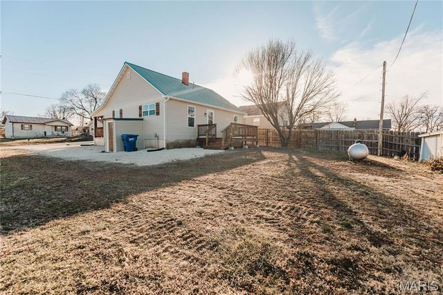 302 3rd Street, Dixon, MO 65459