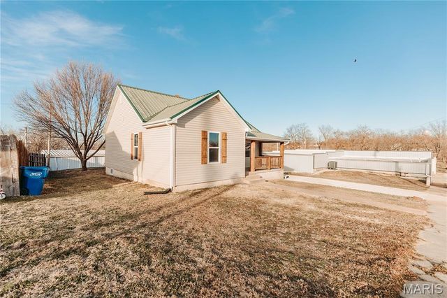 302 3rd Street, Dixon, MO 65459