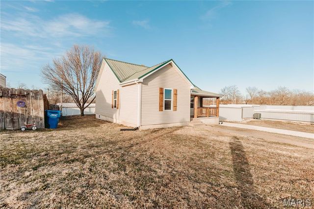 302 3rd Street, Dixon, MO 65459