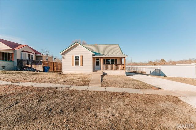 302 3rd Street, Dixon, MO 65459