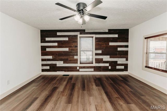 302 3rd Street, Dixon, MO 65459