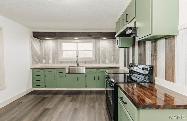 302 3rd Street, Dixon, MO 65459