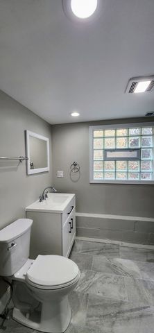 3816 W Montrose Avenue, Chicago, IL 60618