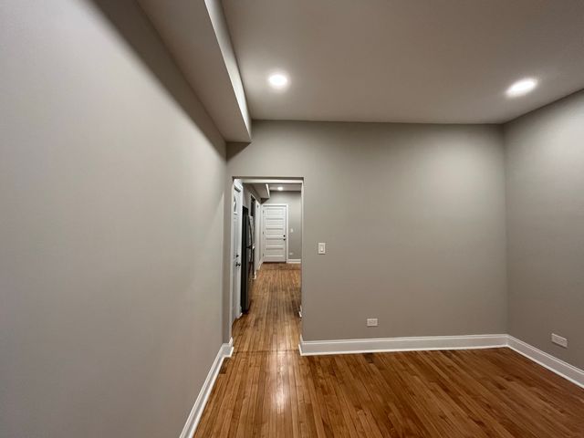 3816 W Montrose Avenue, Chicago, IL 60618