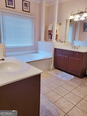 221 Langshire Drive, Mcdonough, GA 30253