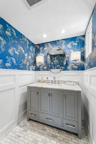 1609 Elmhurst Avenue, Nichols Hills, OK 73120