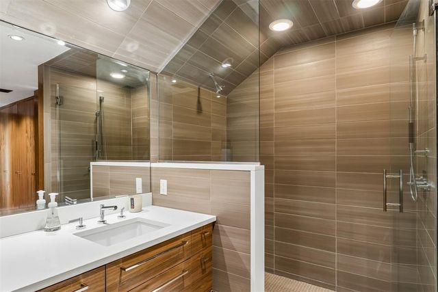 1609 Elmhurst Avenue, Nichols Hills, OK 73120