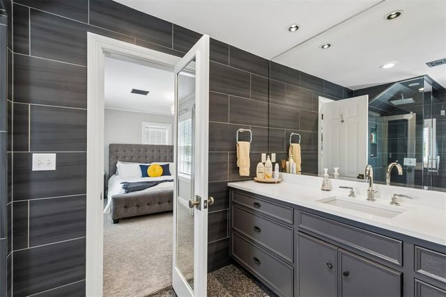 1609 Elmhurst Avenue, Nichols Hills, OK 73120