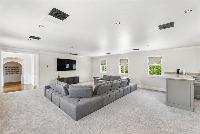 1609 Elmhurst Avenue, Nichols Hills, OK 73120