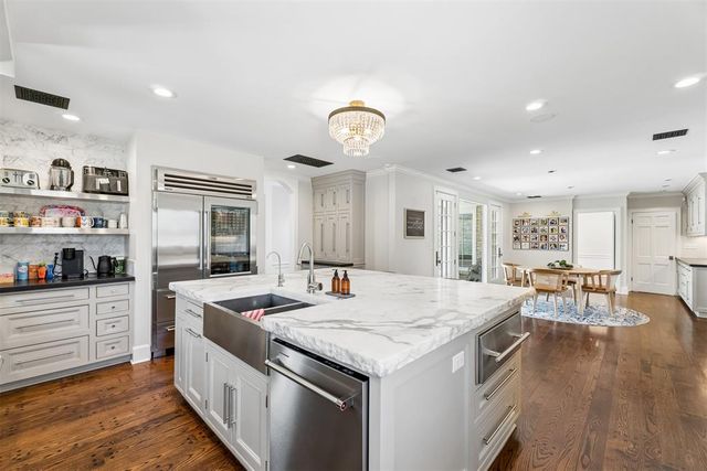 1609 Elmhurst Avenue, Nichols Hills, OK 73120