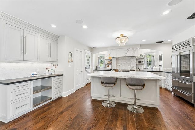 1609 Elmhurst Avenue, Nichols Hills, OK 73120