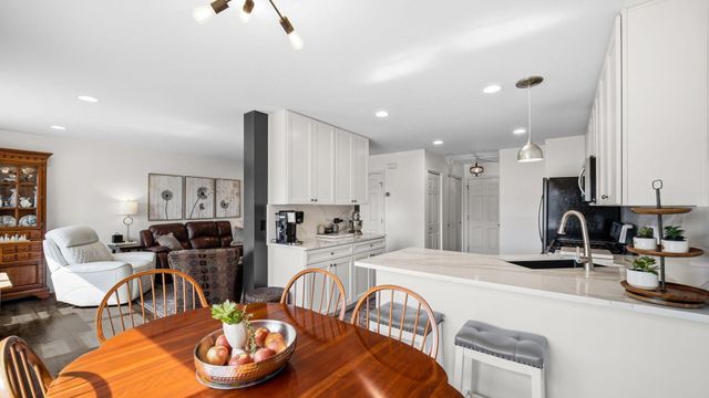 11175 Vermont Circle, Crown Point, IN 46307
