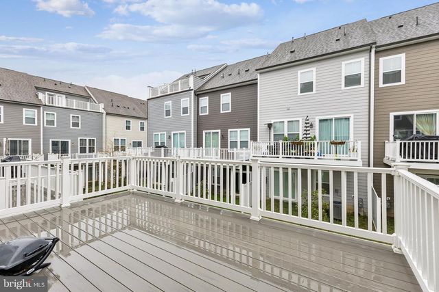 1697 BEECH LEAF ST, Dumfries, VA 22026