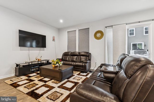 1697 BEECH LEAF ST, Dumfries, VA 22026