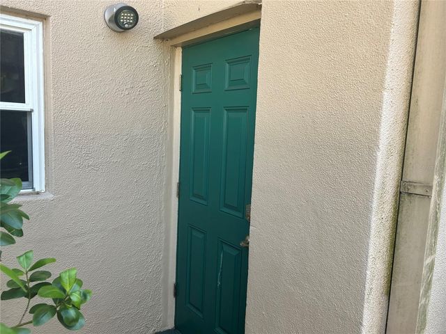 445 32ND AVENUE N E109, St Petersburg, FL 33704