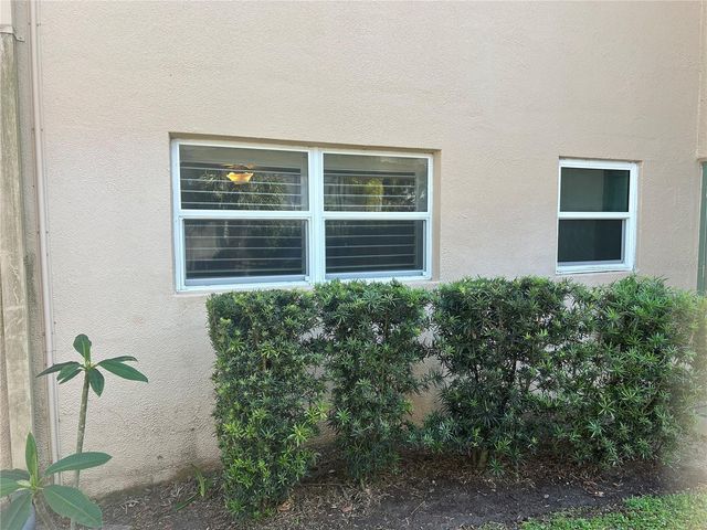 445 32ND AVENUE N E109, St Petersburg, FL 33704