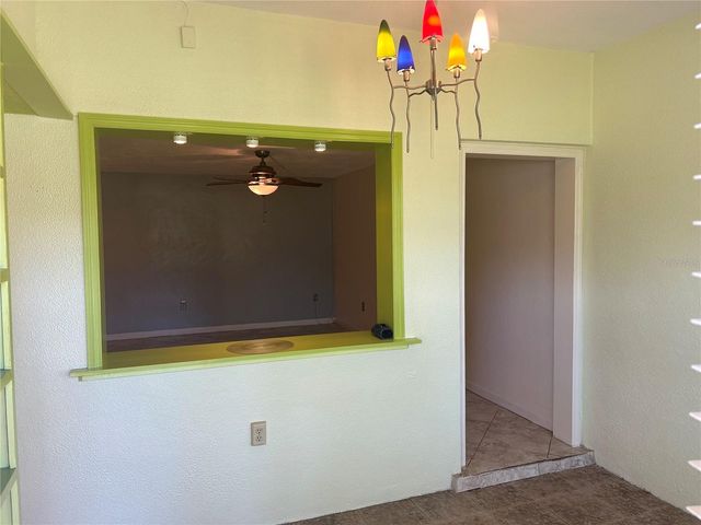 445 32ND AVENUE N E109, St Petersburg, FL 33704