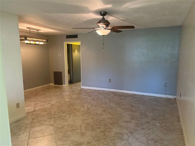 445 32ND AVENUE N E109, St Petersburg, FL 33704