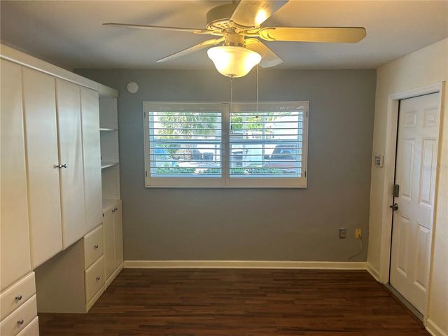 445 32ND AVENUE N E109, St Petersburg, FL 33704