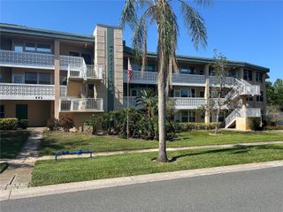 445 32ND AVENUE N E109, St Petersburg, FL 33704