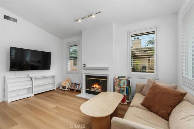 1100 Solvay Aisle, Irvine, CA 92606