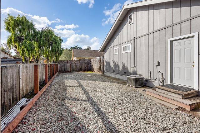 2726 Edison St, Graton, CA 95444