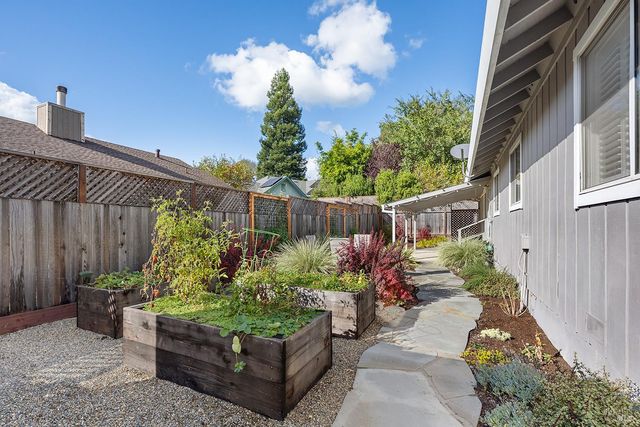 2726 Edison St, Graton, CA 95444