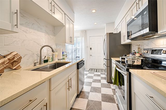 13852 Brookgreen Drive, Dallas, TX 75240