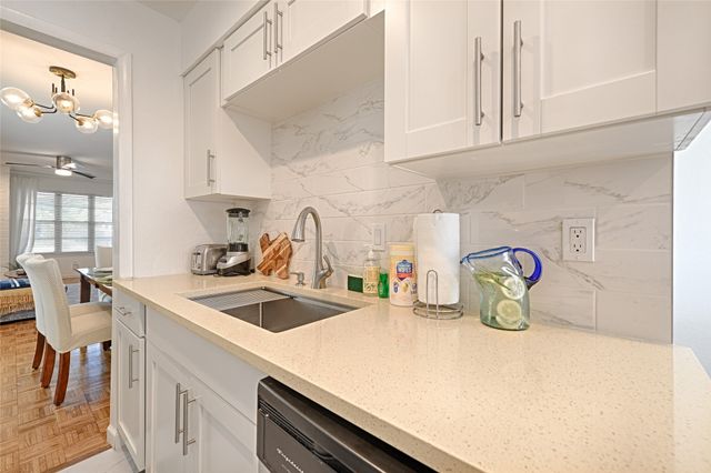 13852 Brookgreen Drive, Dallas, TX 75240