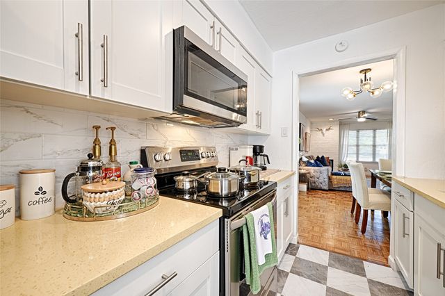13852 Brookgreen Drive, Dallas, TX 75240