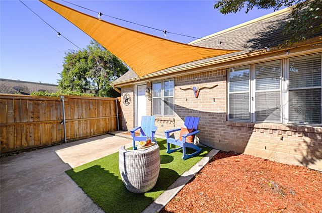 13852 Brookgreen Drive, Dallas, TX 75240