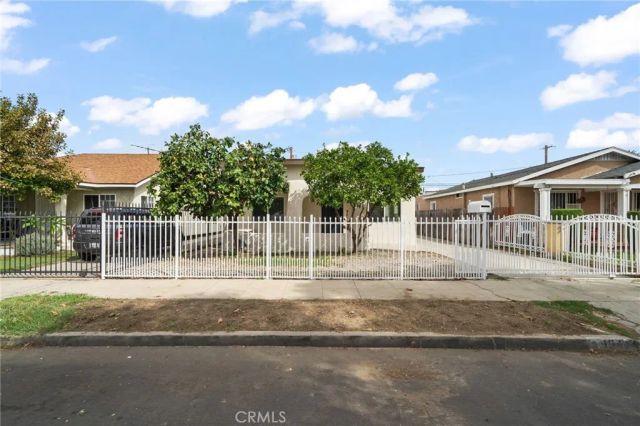 1547 W 65th, Los Angeles, CA 90047