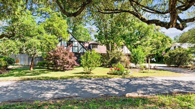 4904 Yaupon Dr., Myrtle Beach, SC 29575