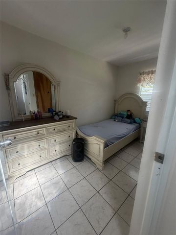 9 MERCEDES HERNÁNDEZ, Aibonito, PR 00705