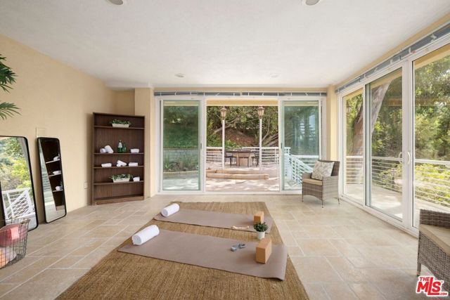 4615 White Oak Place, Los Angeles, CA 91316