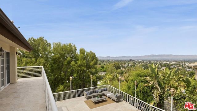 4615 White Oak Place, Los Angeles, CA 91316